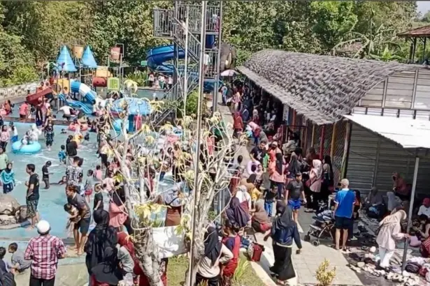 wisatawan padari destinasi wisata favorit di jateng
