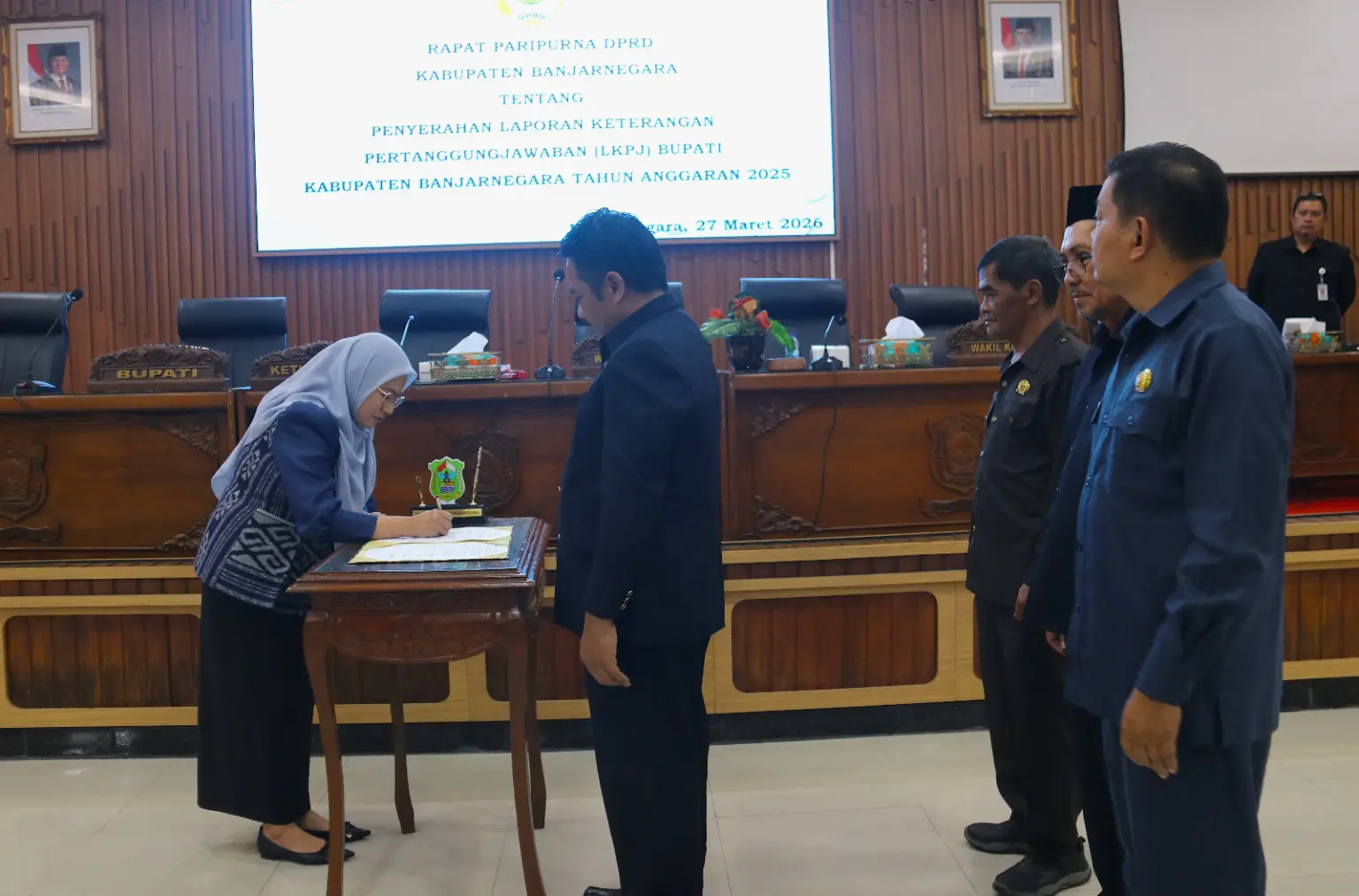 angka kemiskinan turun dalam laporan lkpj bupati