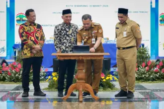 Gubernur Jateng mengawali tanda tangan pakta integritas serentak di Jateng