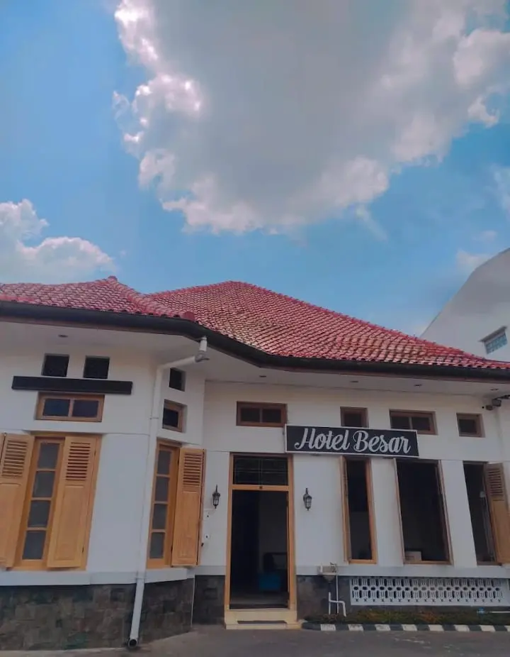 hotel besar