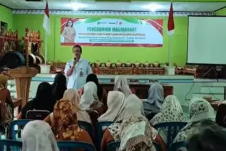 Suasana kegiatan Edukasi kesehatan tentang MP-ASI dan Pencegahan Stunting, dalam rangkaian HUT RSUD Banyumas ke-101 di Desa Kejawab, Kecamatan Banyumas, Kamis (23/04/2026).