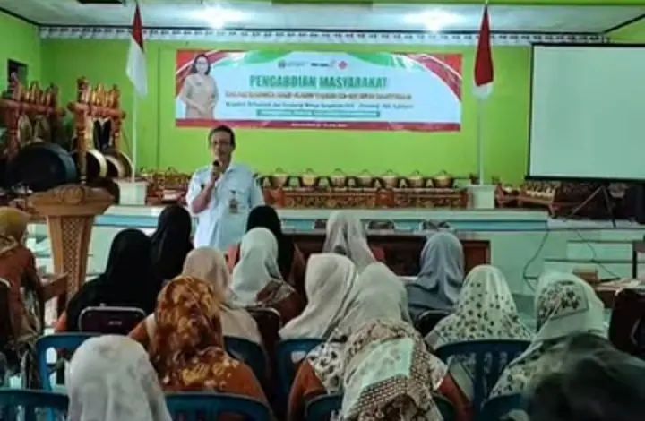 Suasana kegiatan Edukasi kesehatan tentang MP-ASI dan Pencegahan Stunting, dalam rangkaian HUT RSUD Banyumas ke-101 di Desa Kejawab, Kecamatan Banyumas, Kamis (23/04/2026).