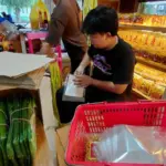 Biaya Kemasan Melambung: Pengusaha Oleh-oleh Purwokerto Terhimpit Lonjakan Harga Plastik 