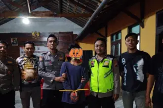 Motif Cemburu! Istri Chat Pria Lain, Pelaku Aniaya Korban Hingga Muntah Darah di Kalibening