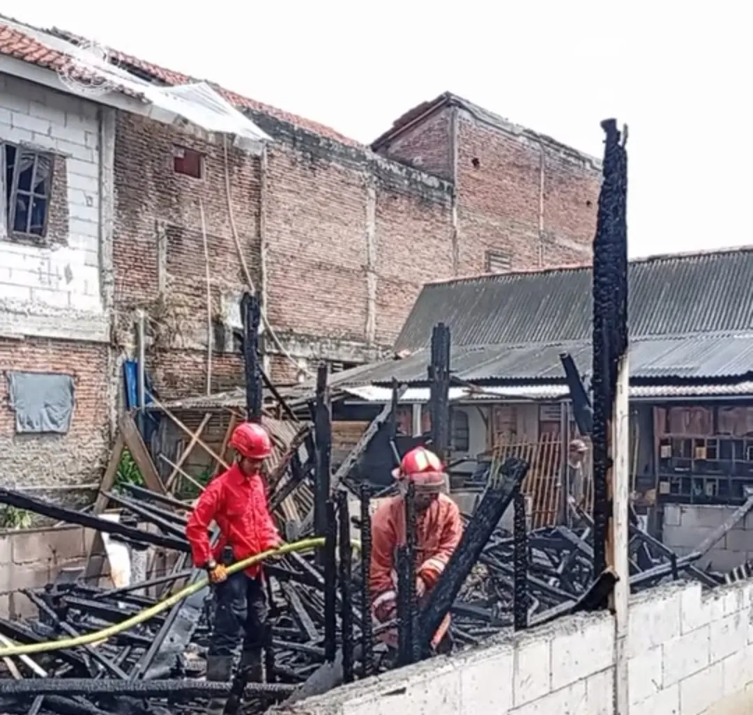 Rumah Lansia di Rawalo Hangus Dilalap si Jago Merah