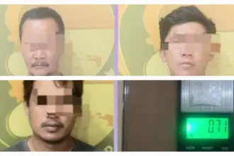 Satnarkoba Polresta Cilacap mengamankan tiga pelaku peredaran sabu beserta barang bukti. (Polresta Cilacap)