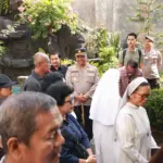 Kapolresta Cilacap meninjau sejumlah gereja, memastikan pengamanan dari personel Polresta Cilacap. (Polresta Cilacap).