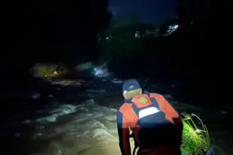 Motor Tabrak Pembatas Jembatan, Dua Remaja Asal Cilacap Terjun ke Sungai Pelus Banyumas