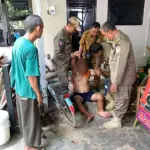 Satpol PP Cilacap Evakuasi Pria Linglung di Jalan, Diduga Warga Semarang