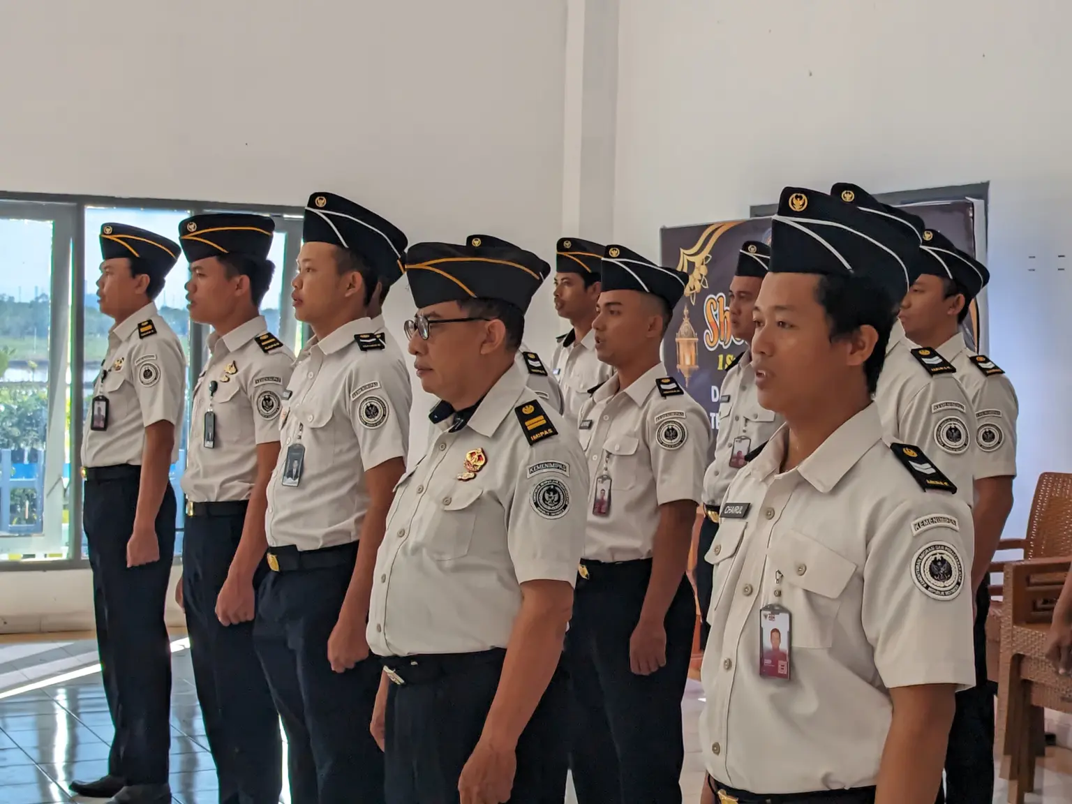 Jajaran petugas Lapas Terbuka Nusakambangan ikrar zero halinar. (Lapas Terbuka).