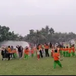 Keseruan saat anak anak TK dan PAUD dikenalkan profesi Pemadam Kebakaran, Rabu (22/4/2026). (foto: Panitia Outing Class)