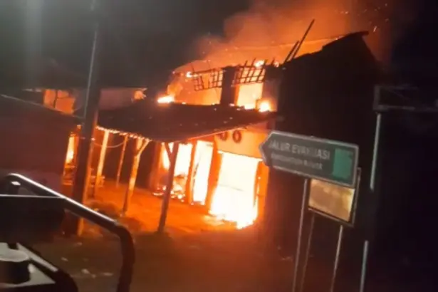 Kebakaran ruko di majenang cilacap