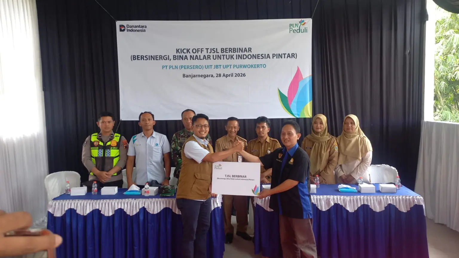 PLN UIT JBT Luncurkan Program TJSL “Berbinar” di Banjarnegara
