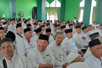 Jemaah calon haji Kabupaten Cilacap saat ikuti manasik haji di Gedung IPHI Cilacap. (Faiz Ardani).