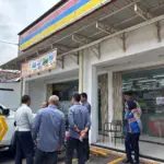 Dokumentasi petugas Dishub Banyumas saat melakukan pemantauan langsung di outlet Indomaret guna memastikan aturan bebas parkir berjalan sesuai rencana.