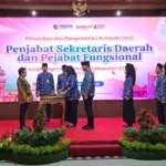 Plt Bupati Cilacap Ammy Amalia Fatma Surya melantik Annia Fabriana jadi Pj Sekda Cilacap. (Faiz Ardani).