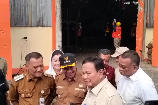 Presiden RI Prabowo Subianto saat melakukan mengunjungi kawasan TPA BLE Kaliori, Kabupaten Banyumas, Selasa (28/04/2026).