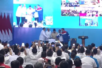 Presiden RI Prabowo Subianto meresmikan groundbreaking 13 Proyek Hilirisasi di Pertamina Patra Niaga RU IV Kilang Cilacap. (Faiz Ardani).
