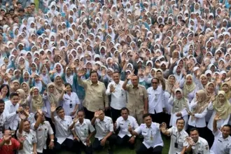 Presiden Prabowo Subianto berkunjung ke SMAN 1 Cilacap tinjau MBG. (Pemprov Jateng).