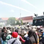 Simulasi pengamanan aksi unjuk rasa di Alun-alun Kabupaten Cilacap melibatkan ratusan personel. (Polresta Cilacap).