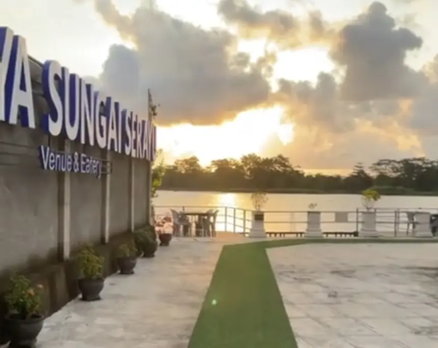 ditepinya sungai serayu