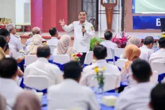 gubernur ingatkan masalah asan dalam persoalan publik