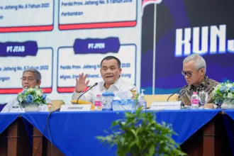 Gubernur targetkan BUMD jadi mesin PAD