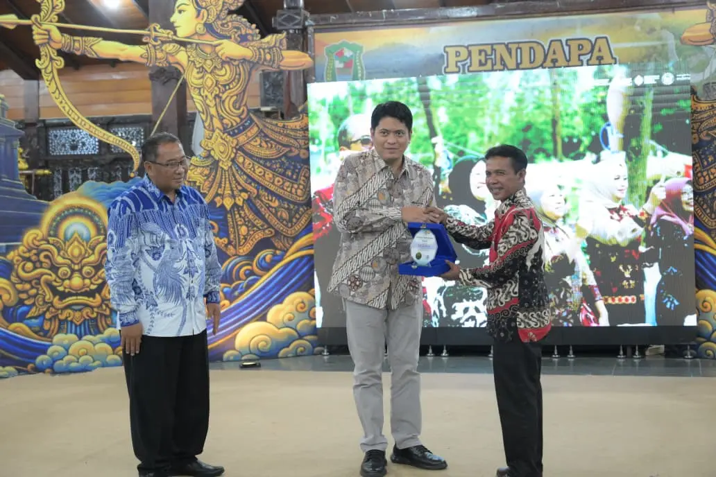 HUT PINUS dimanfaatkan untuk promosi wisata daerah