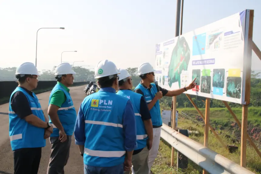 Jajaran direksi PLN Indonesia Power saat mengunjungi UBP Mrica Banjarnegara