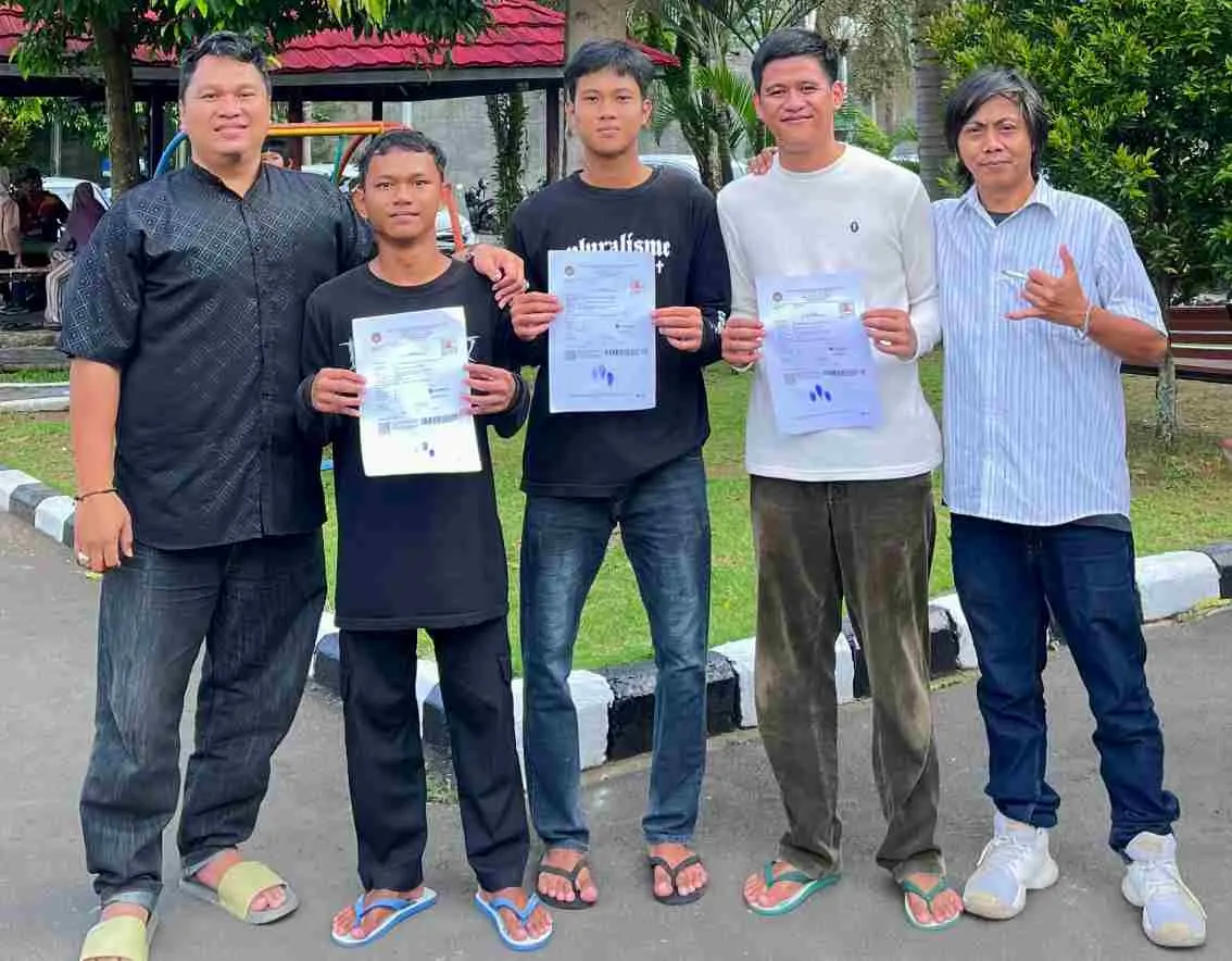 Bebasnya tiga tapol Banyumas disambut keluarga, Rabu (29/04/2026).