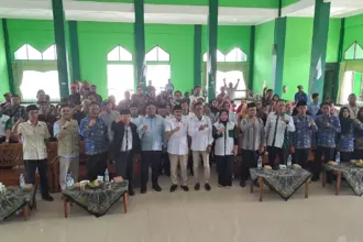Pelantikan pengurus DPD APPSI Kabupaten Cilacap di Gedung IPHI Cilacap. (Faiz Ardani).