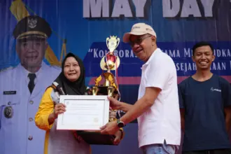 Sejumlah buruh di Kabupaten Banyumas saat mengikuti peringatan May Day 2026, di Halaman Pendopo Si Panji Purwokerto, Jumat (01/05/2026).