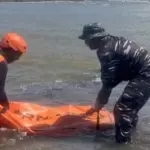 Tim SAR gabungan evakuasi korban tenggel di Sungai Jetis Cilacap-Kebumen. (Basarnas Cilacap).