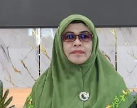 Pengurus Harian PC Muslimat NU Banyumas, Bidang Hukum, Advokasi, dan Litbang PC Muslimat NU Banyumas, Hj. Durotun Nafisah, S.Ag., M.S.I.