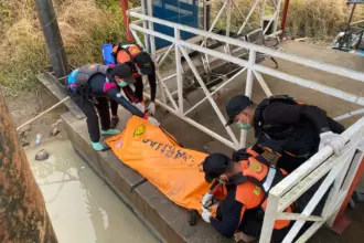 Tim SAR gabungan saat evakuasi jenasah pria yang diduga terjun ke sungai Serayu, Selasa (12/5/2026) (Foto: Tim SAR Banyumas)
