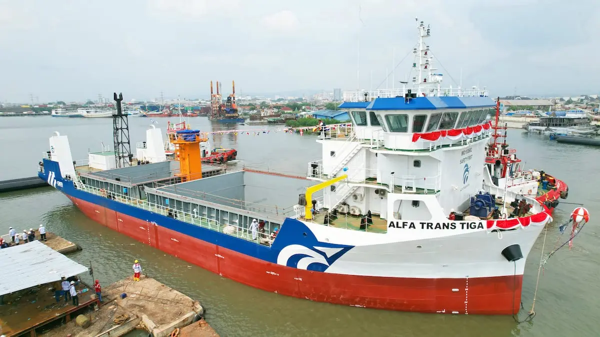 PT Alfa Trans Raya (ATR), anak usaha dari PT Cipta Krida Bahari (CKB Logistics), resmi meluncurkan armada kapal kontainer (container vessel) terbarunya, Alfa Trans Tiga, di kawasan Pelabuhan Tanjung Emas, Semarang, Jawa Tengah, Jumat (22/5/2026).(Dok PT ATR)