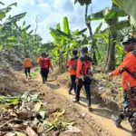 Tim SAR gabungan lakukan pencarian pemuda hilang misterius di Hutan Bantarsari Cilacap. (Basarnas Cilacap).