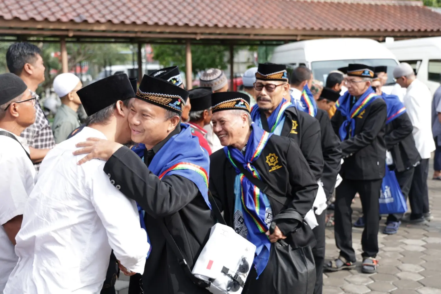 BDI RU IV Cilacap melepas keberangkatan 46 jamaah calon haji melalui KBIHU Miftahul Jannah. (BDI RU IV Cilacap).