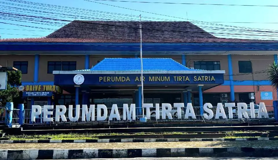 Perusahaan Umum Daerah Air Minum (Perumdam) Tirta Satria