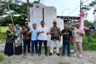 Peduli Lingkungan Desa Danaraja Banjarnegara, PT Superior Porcelain Sukses Salurkan Bantuan Material Bangunan 