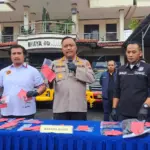 Kapolresta Cilacap Kombes Pol Budi Adhy Buono didampingi Kasatreskrim dan Kasi Humas menunjukkan barang bukti curanmor. (Faiz Ardani).