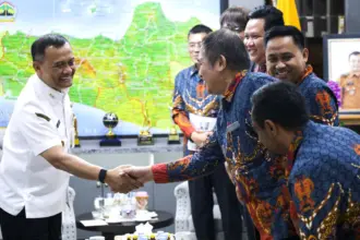 Panitia waisak bertemu gubernur terkait kegiatan 50 biksu jalan kaki ke Borobudur