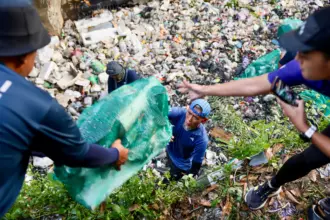 Run For Rivers, gubernur turun langsung bersihkan sampah sungai