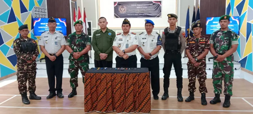 Kepala Rutan saat memberikan keterangan pers usai razia kamar hunian dan tes urin