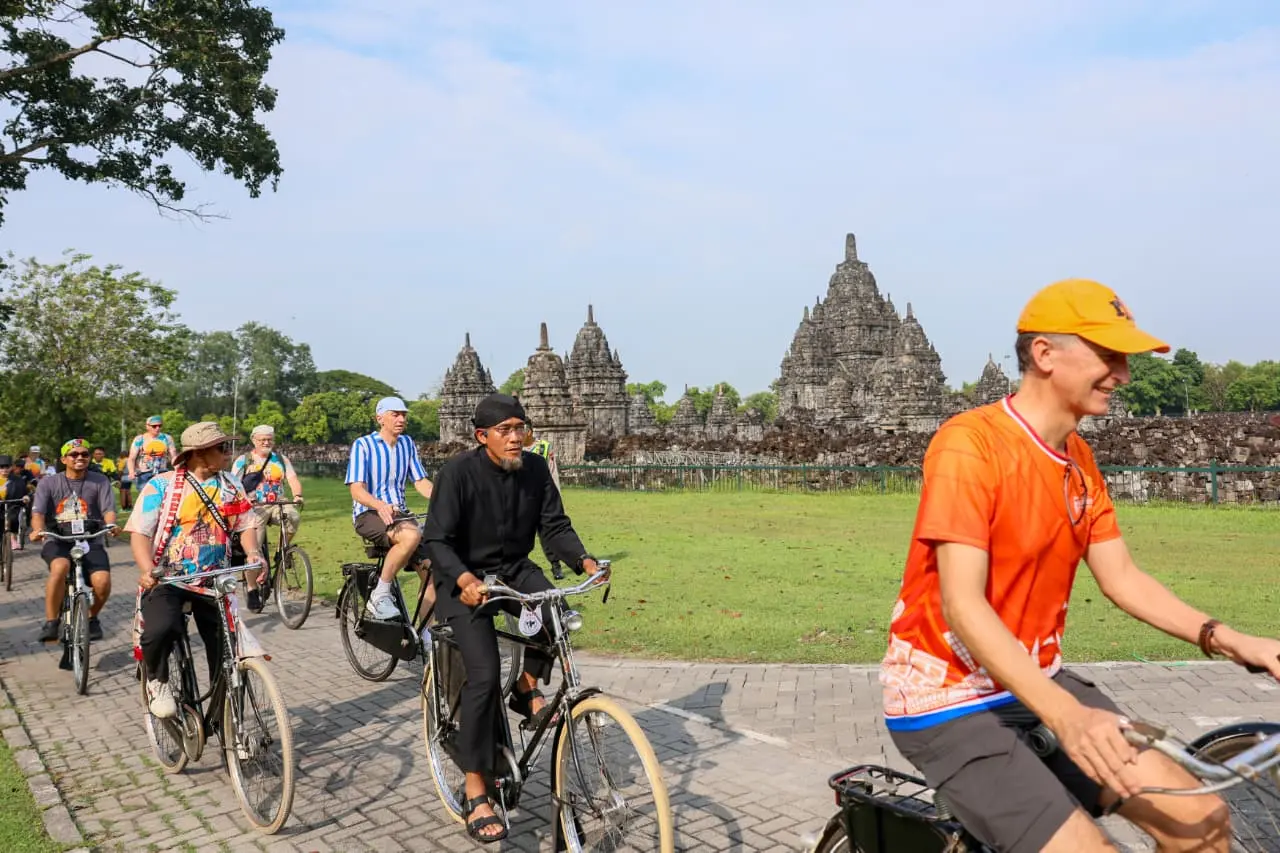 Ngonthel di Candi Prambanan diikuti 40 negara
