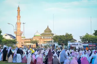 Ribuan Jemaah saoat Iduladha padari Alun-alun Banjarnegara