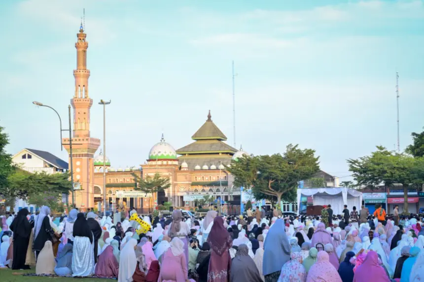 Ribuan Jemaah saoat Iduladha padari Alun-alun Banjarnegara