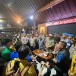 Bupati Banyumas Temui Langsung Mahasiswa yang Gelar Aksi dan Berjanji Membawa Tuntuannya ke Pemerintah Pusat 