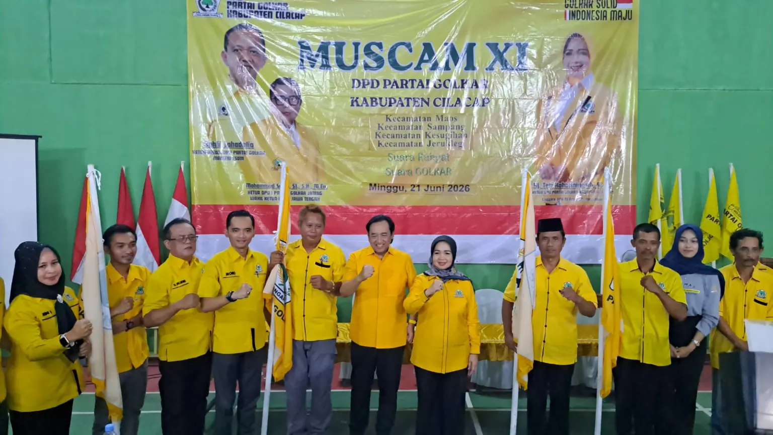 Ketua DPD Golkar Cilacap Teti Rohatiningsih kukuhkan 4 PK saat Muscam di Maos. (Faiz Ardani).