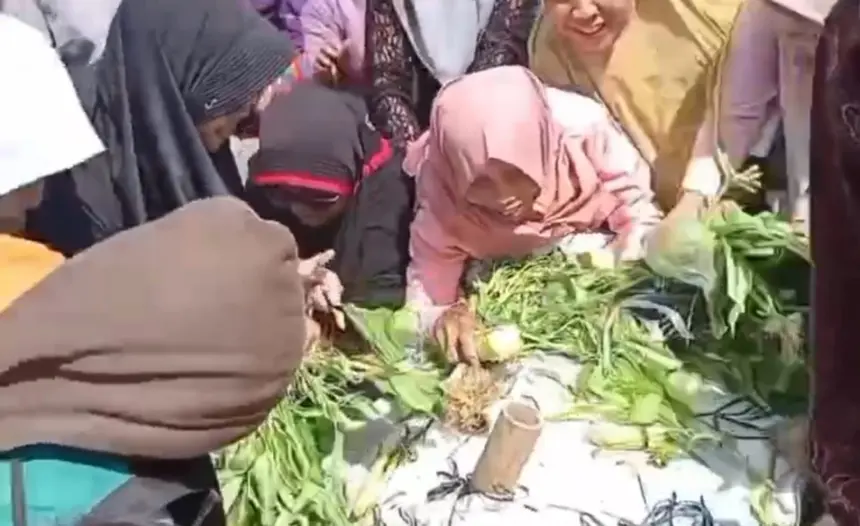 Tukar Takir dan Rebutan Gunungan Hasil Bumi, Tradisi Unik Sambut 1 Muharam di Banjarnegara